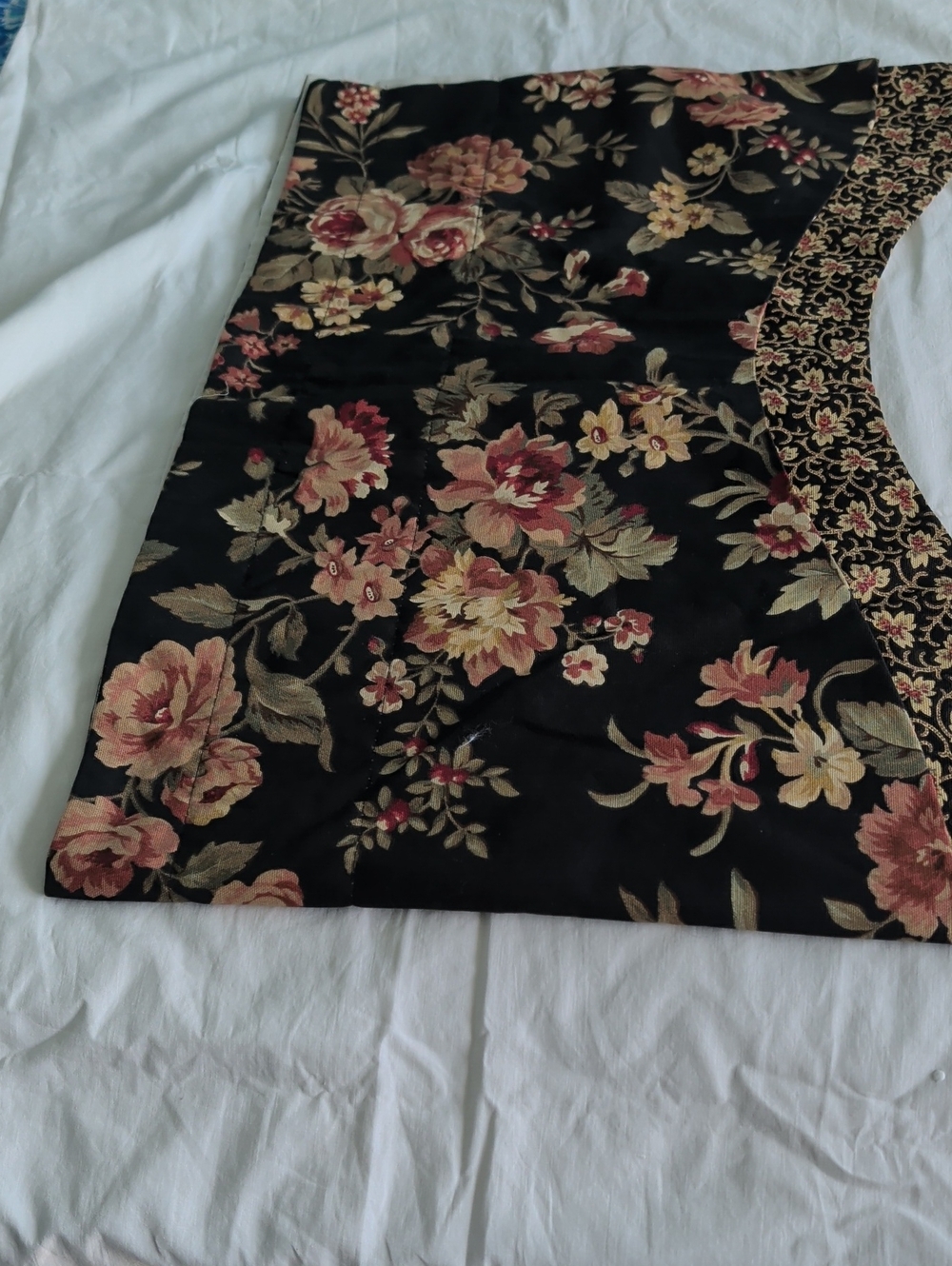Country Curtains Decorative Window Valance with Pink and Cream Blooms